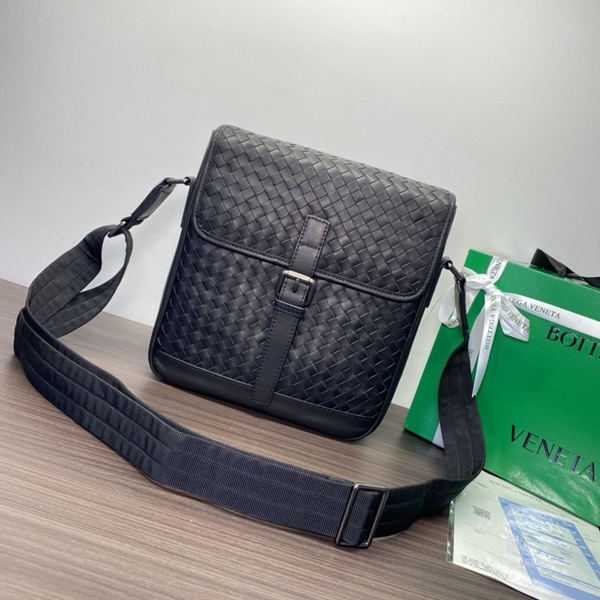 ボッテガヴェネタバッグ正面デザイン